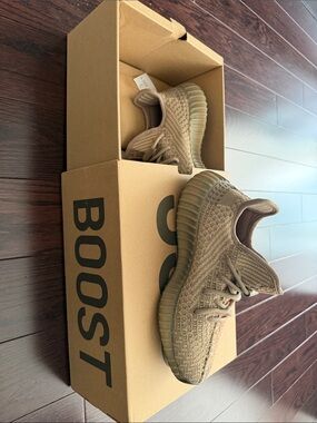 Yeezy Knit Low-Top Sneakers in Taupe